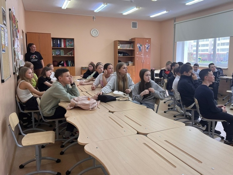 Сотрудники филиала фонда «Защитники Отечества» провели викторину для школьников