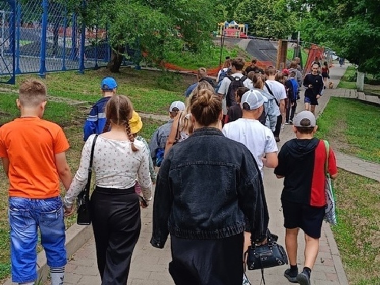 Школьники из ЛНР отправились в Москву в рамках программы "Культурная карта 4+85"