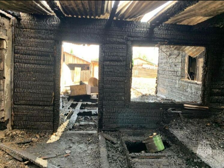 Пенсионера спасли на пожаре в Чунском районе