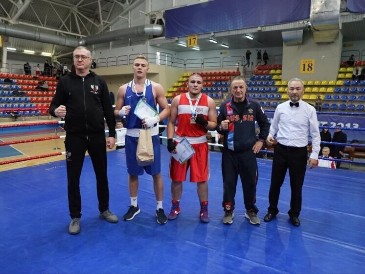 Боксер из Ноябрьска завоевал бронзу чемпионата Урала