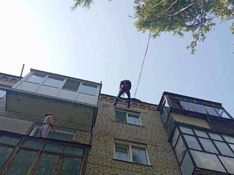 Спасатели помогли пожилой жительнице Барнаула, оказавшейся в беспомощном положении