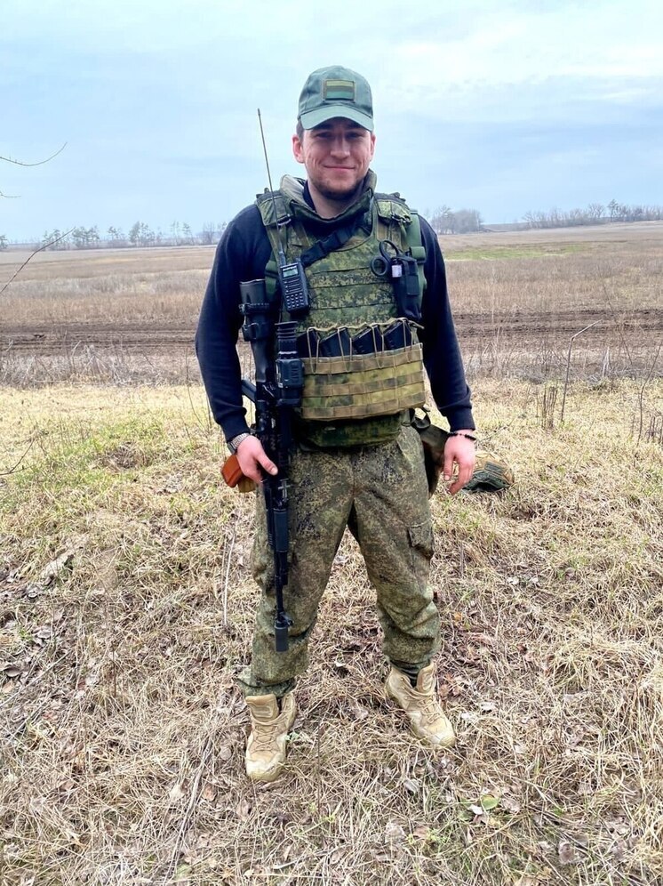Глава Муравленко вручила жене погибшего на СВО героя его медаль «За отвагу»