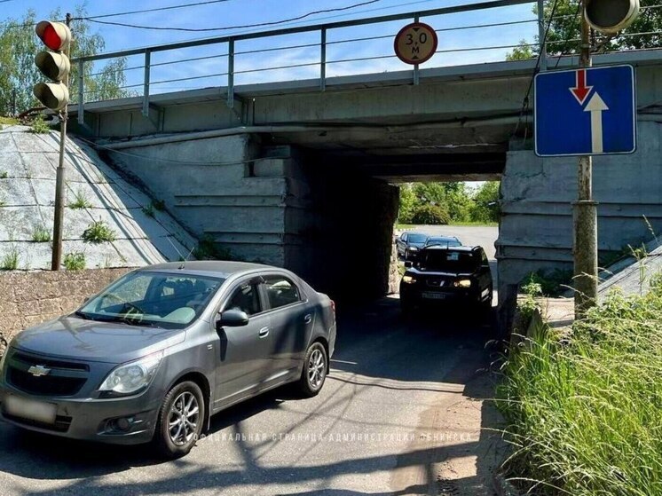 В Обнинске модернизируют светофор перед тоннелем на улице Железнодорожной