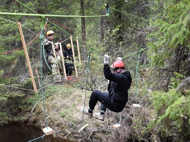 Сотрудники УМВД НАО побывали на турслёте, посвящённом 80-летию Победы