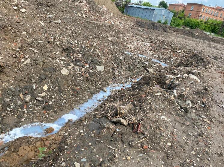 Во Владимире жители жалуются на белую пену в реке Рпень