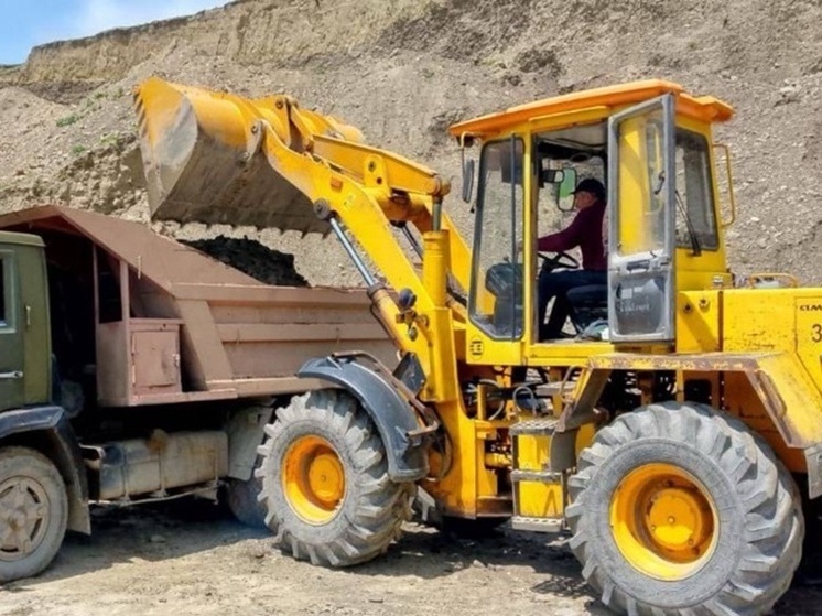 Автодорогу закрыли в горах Дагестана из-за скального обвала