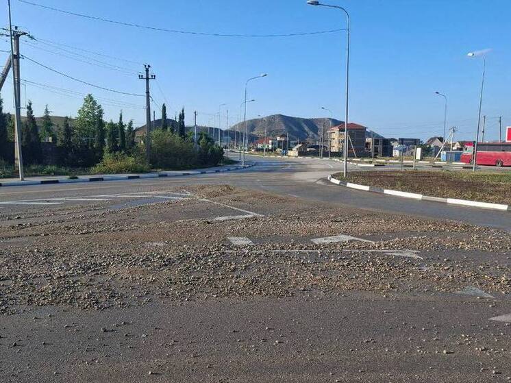 Дорожники в Судаке устраняют последствия сильного ливня