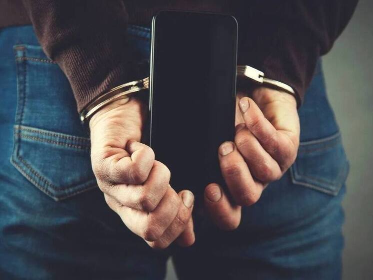Знакомый украл у читинца телефон на беругу Кенона и сдал его в ломбард