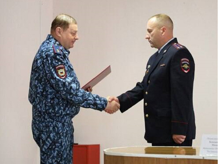 Начальник УМВД региона генерал-лейтенант Александр Табакаев представил личному составу нового руководителя местного отдела полиции