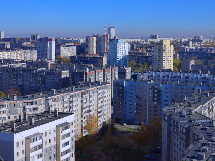 В Челябинске с высоты седьмого этажа упал двухлетний малыш