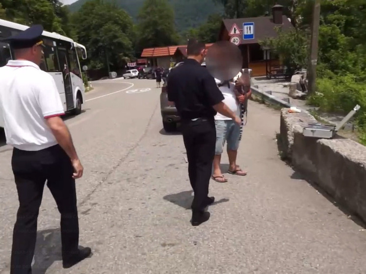 У фотографов в Сочи изъяли живой реквизит