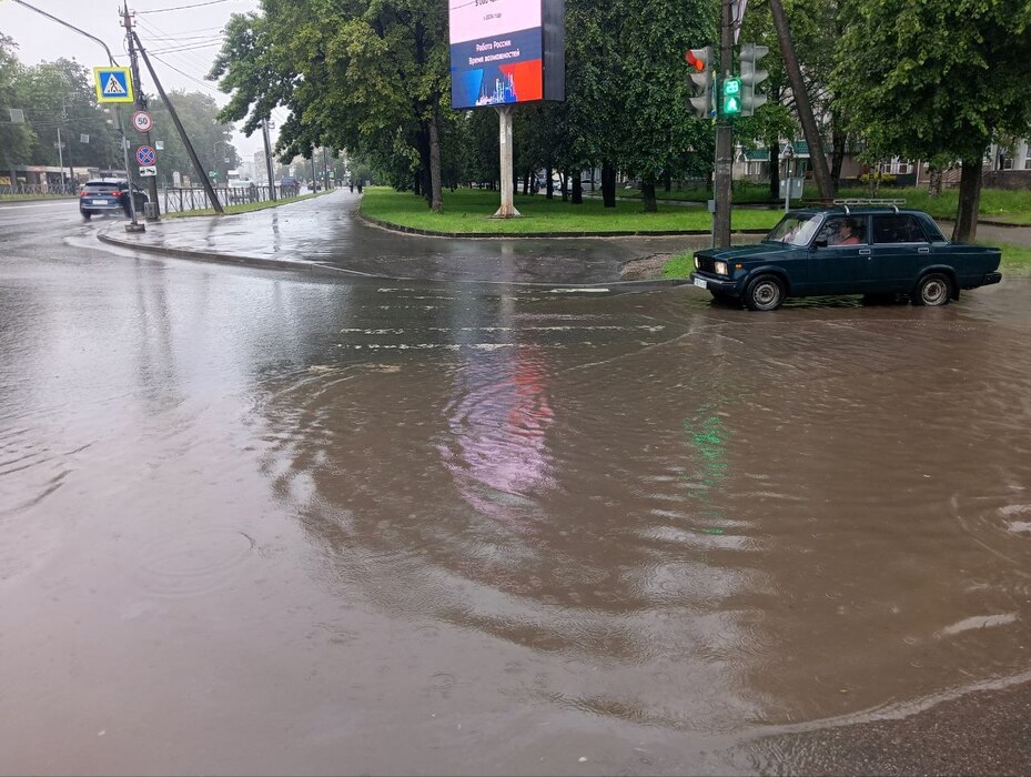Ливень прошел в Пскове