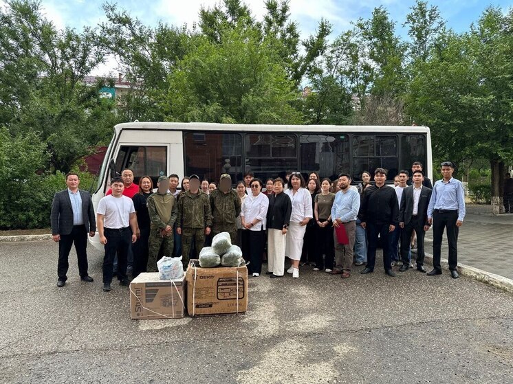 Калмыцкий университет передал на передовую автобус и генераторы