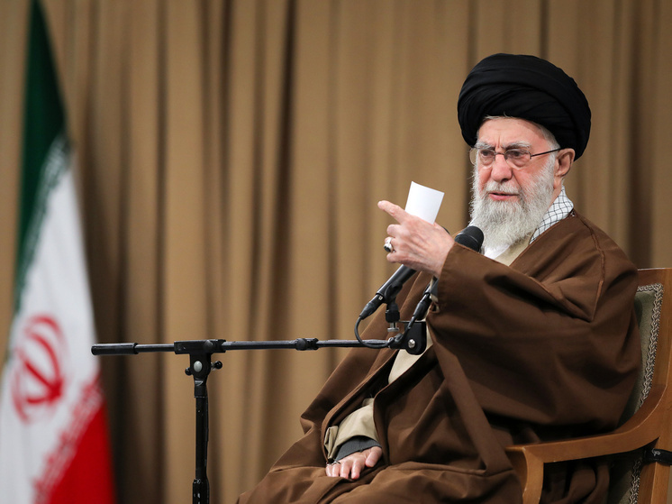 Аятолла Хаменеи заявил, что Иран не будет щадить «сионистов»