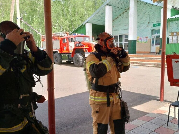 В Орловской области сотрудники МЧС провели учения в детском центре «Космос»