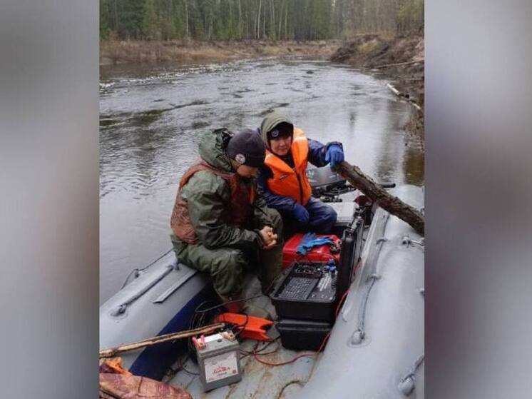 В Намском улусе Якутии продолжаются масштабные поиски пропавшего мужчины после происшествия на воде