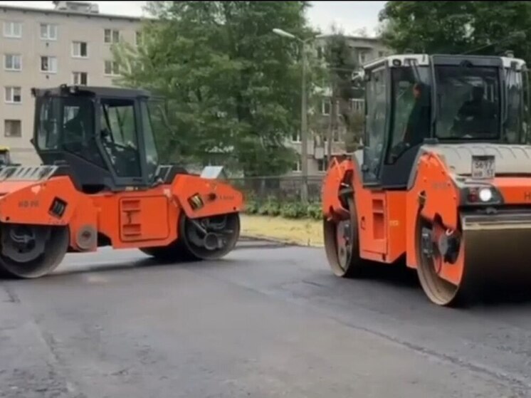 В Старой Руссе начался ремонт участка дороги от улицы Тахирова до Александровской