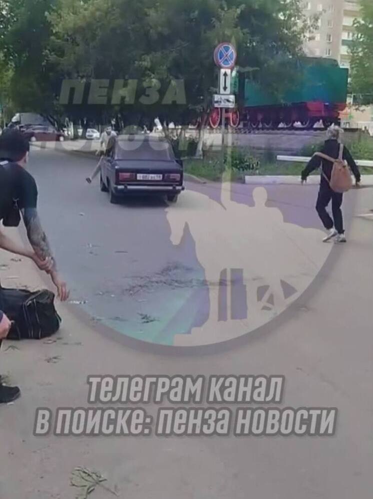 Женщина с камнем напала на людей возле автовокзала в Пензе