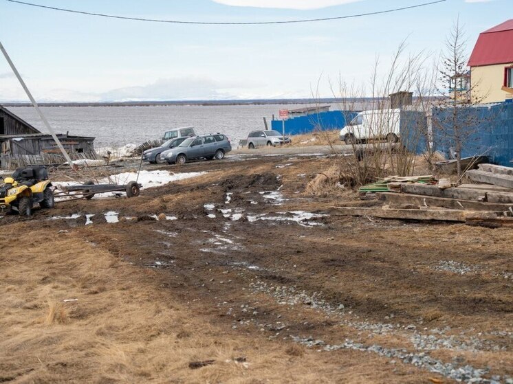 В Харсаиме выровняли дорогу после приезда спикера Заксобрания ЯНАО