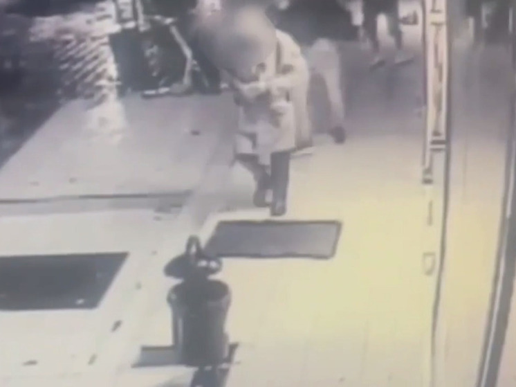 Сочинские полицейские задержали подозреваемого в грабеже в общественном месте