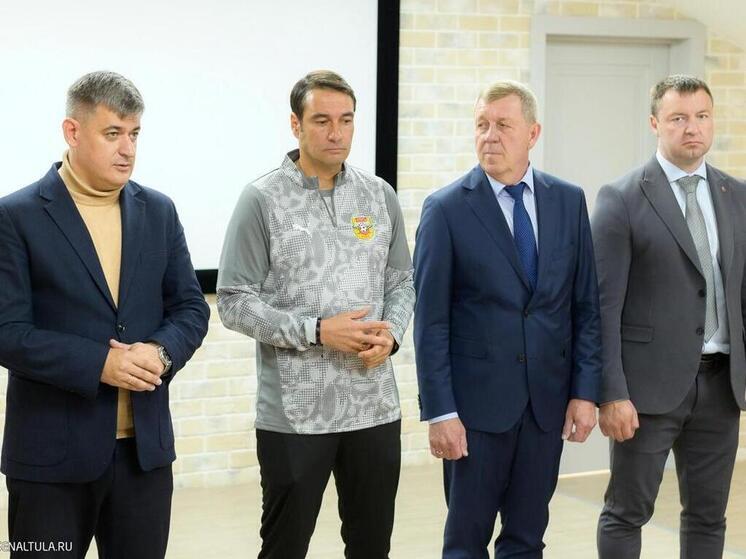 Давлетшин объснил футболистам "Арсенала", что от них ждут в новом сезоне