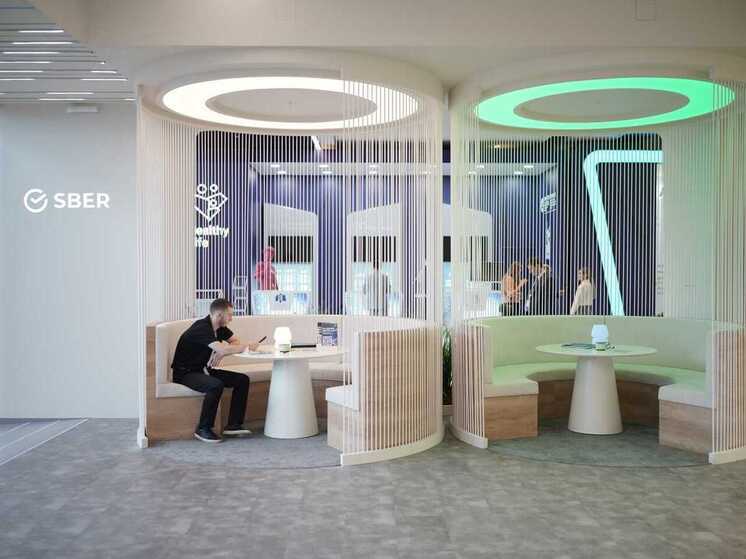 Туда, где тише: Сбер построил мост на ПМЭФ