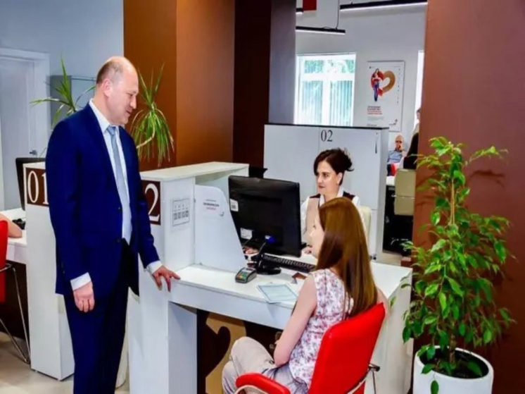 Александр Скрябин оценил работу многофункционального центра на 40-летия Победы
