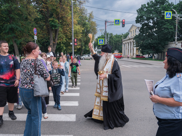 В Орле освятили аварийные перекрестки