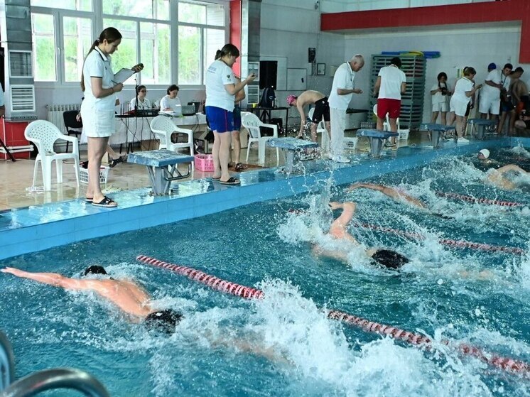 В Буденновске проходят соревнования по плаванию «Мемориал памяти трагических событий июня 1995 г.»
