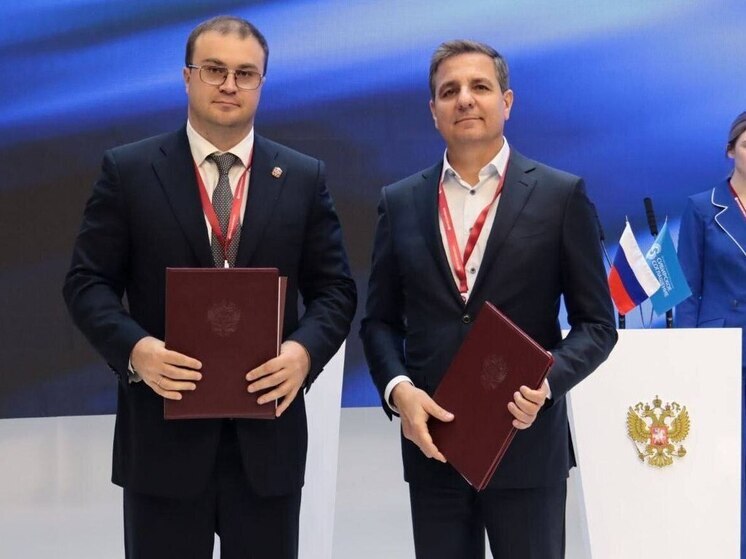 Губернатор Хоценко подписал на ПМЭФ-2025 соглашения о реализации инвестпроектов в АПК Омской области