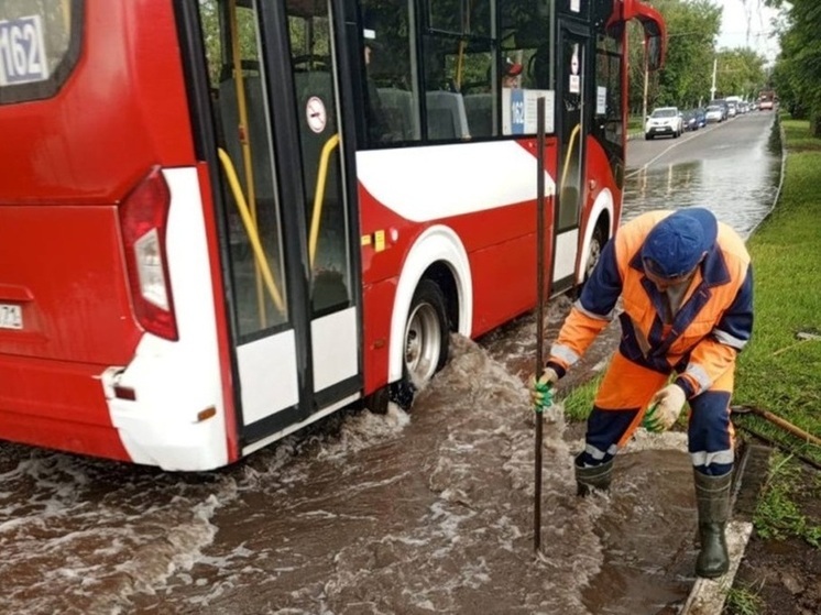 В Туле 7 бригад устраняют последствия потопа, вызванного ливнем