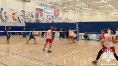 Орловская команда одержала победу в своей первой игре на соревнованиях по волейболу для сотрудников МЧС