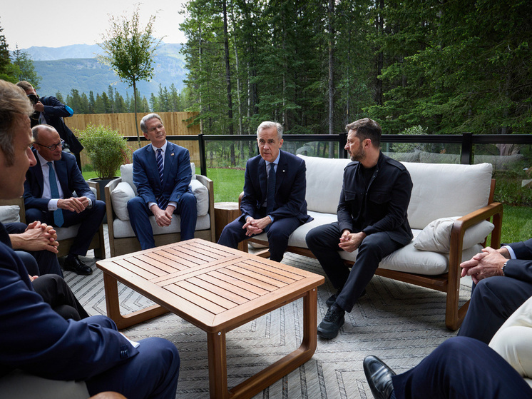 Макрон случайно выложил видео о саммите G7 под российскую песню