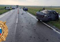 В Ростовской области произошла трагическая автокатастрофа, унесшая жизни четырех человек и нанесшая травмы двоим детям