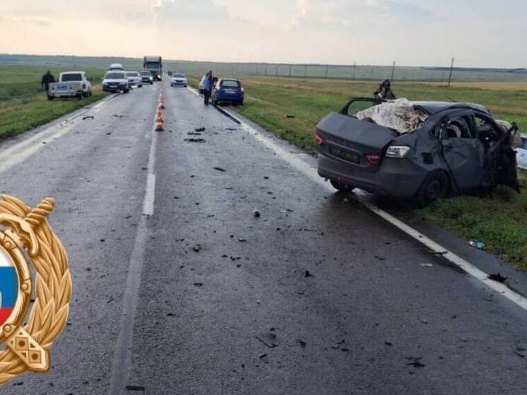 В жутком ДТП в Ростовской области погибли четыре человека и пострадали двое детей
