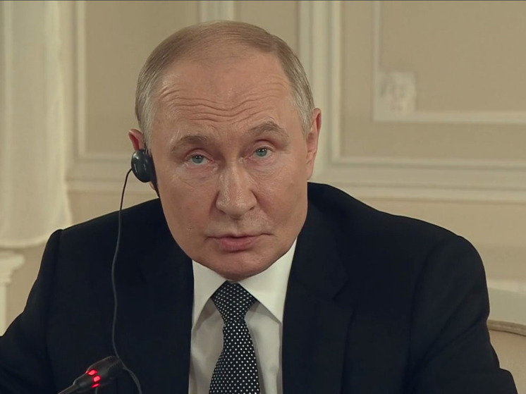 Владимир Путин ответил на вопрос главного редактора агентства Синьхуа, спросившего, как продвигается у близких президента изучение китайского языка