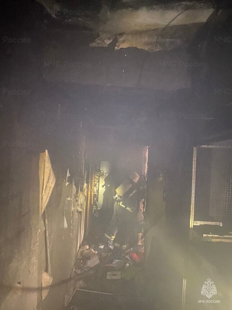 Людей эвакуировали из горящего здания в Калуге