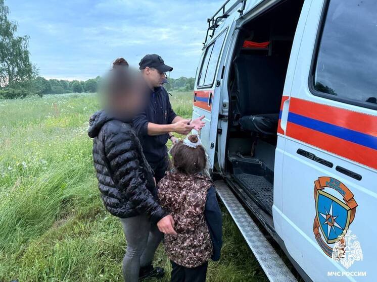 Под Тверью двое взрослых и ребенок заблудились в лесу на квадроцикле