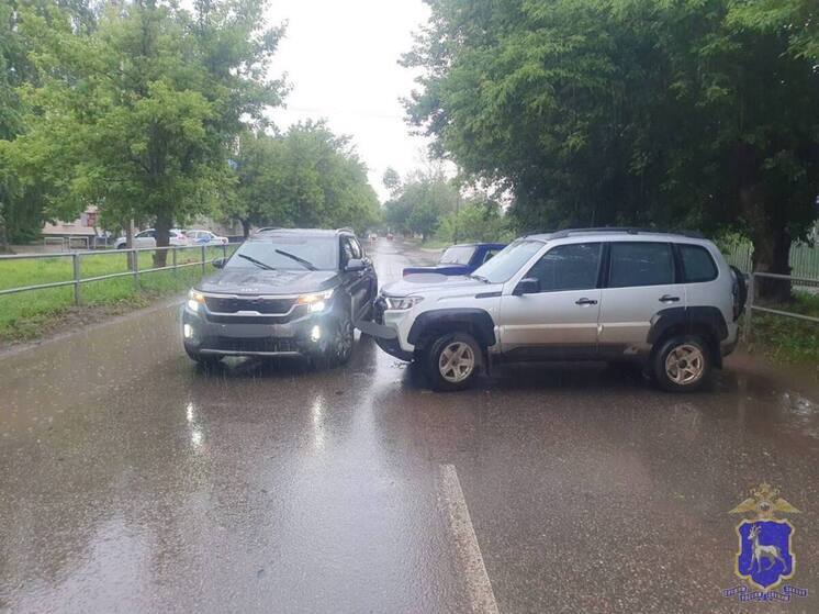 В Самарской области 48-летний мужчина на «ниве» влетел в 55-летнего водителя ВАЗ