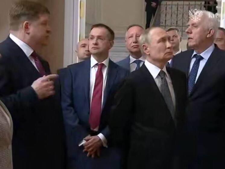 Путин осмотрел отреставрированную консерваторию Римского-Корсакова в Петербурге