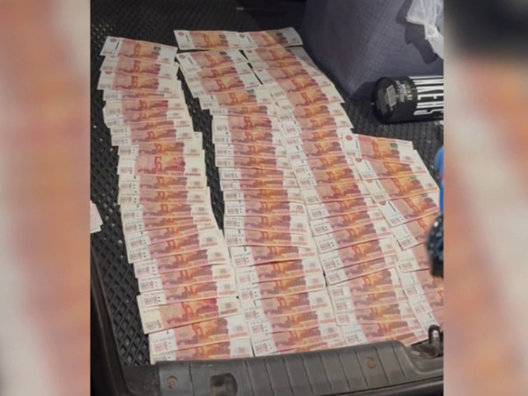 В Крыму бизнесмен пытался дать взятку сотруднику ФСБ в размере 500 тысяч рублей