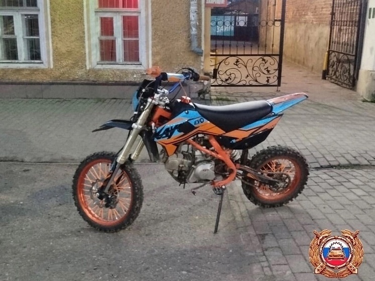 В Тверской области 15-летний подросток катался по городу на питбайке