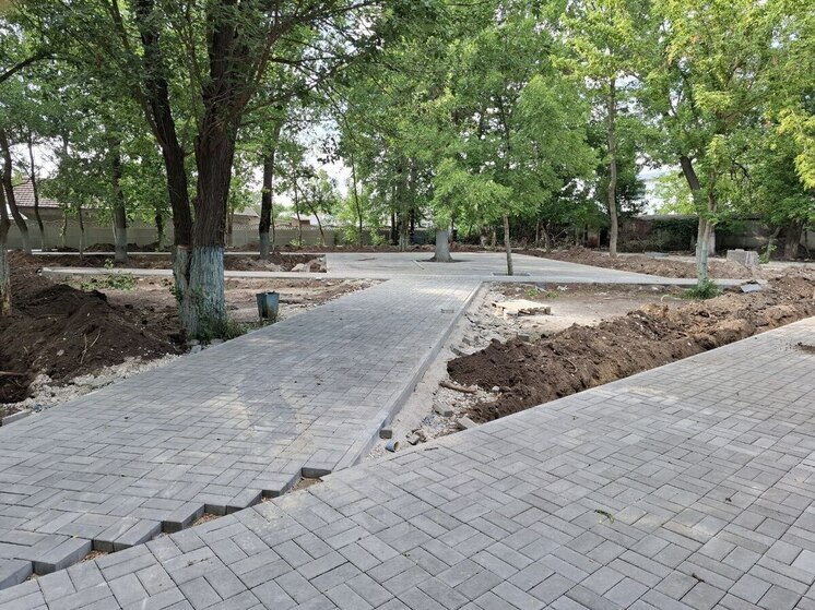 В Советском районе капитально ремонтируют сквер