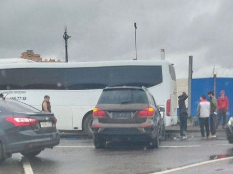 Пассажирский автобус попал в ДТП в Подольском округе