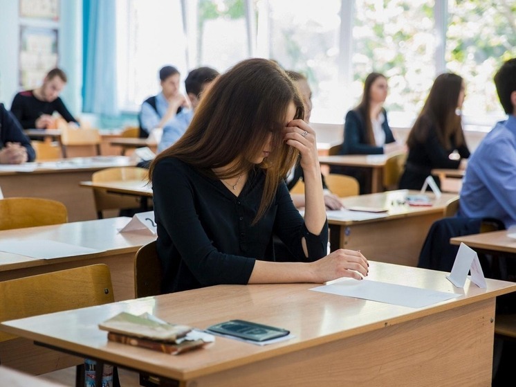В Элисте проходят резервные дни сдачи ЕГЭ