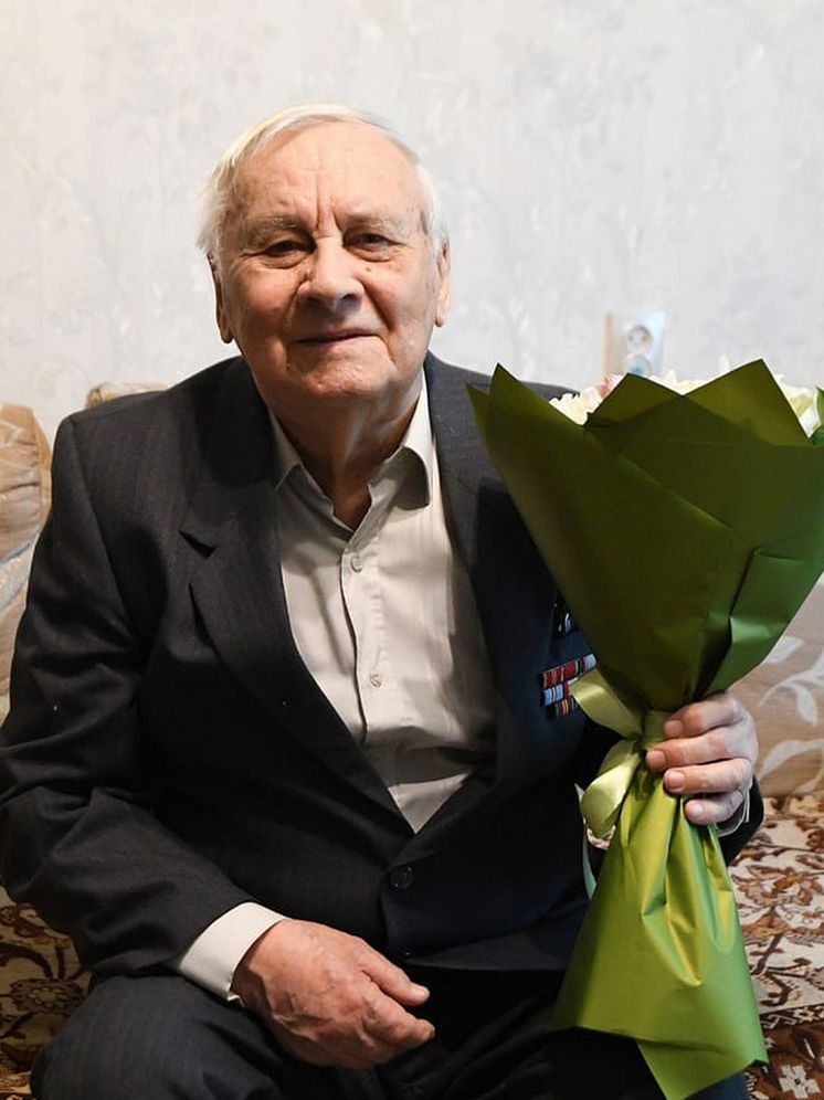 Игорь Руденя поздравил с днем рождения участника парада Победы 1945 года Владимира Левандовского