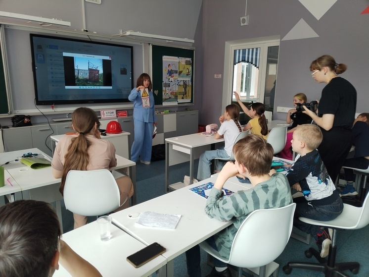 Смоленские энергетики «Россети Центр» провели занятие по электробезопасности для детей регионального центра «Смоленский Олимп»