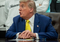 Президент США Дональд Трамп продолжает держать мир в тревожном ожидании, давая понять, что США могут в любой момент вступить в войну с Ираном на стороне Израиля