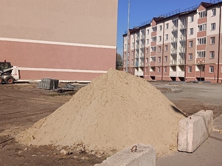 Восемнадцать компаний занимаются строительством жилых домов в ЛНР