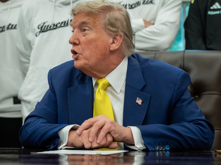 Президент США Дональд Трамп продолжает держать мир в тревожном ожидании, давая понять, что США могут в любой момент вступить в войну с Ираном на стороне Израиля